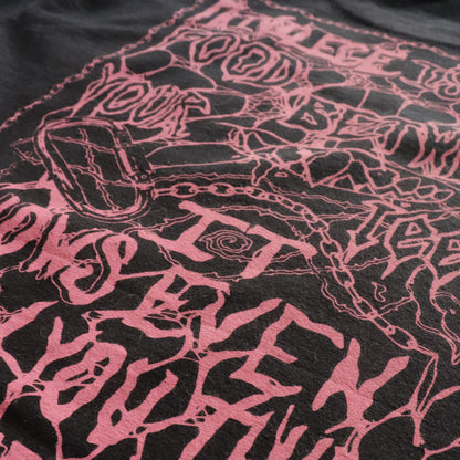 Close-up view of the print on the back.